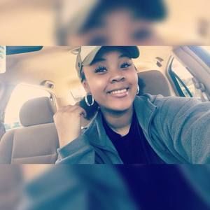 Meet your Posher, Lea